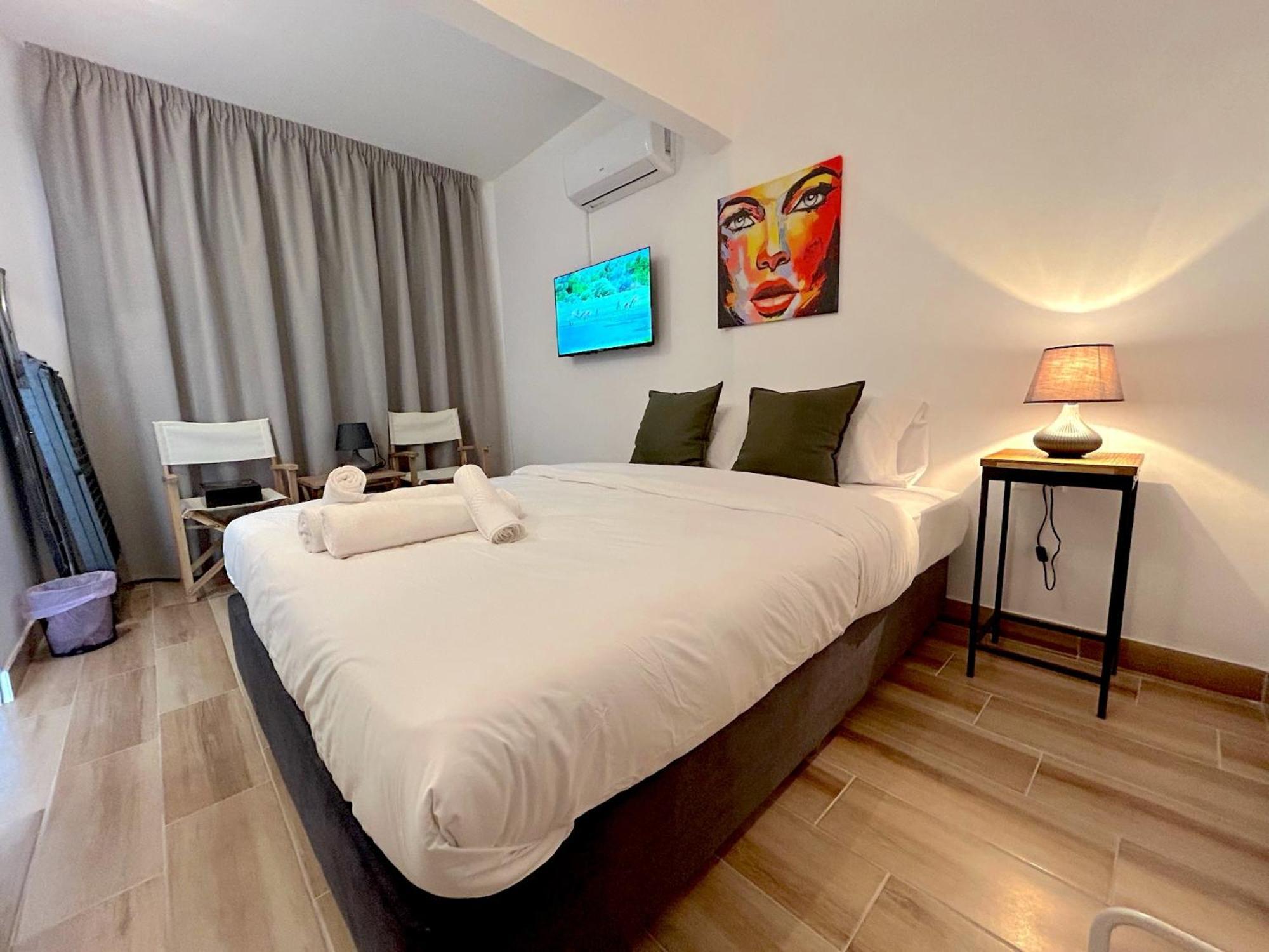 Queen Regina Suites By Platform 357 Nicosia Exterior photo