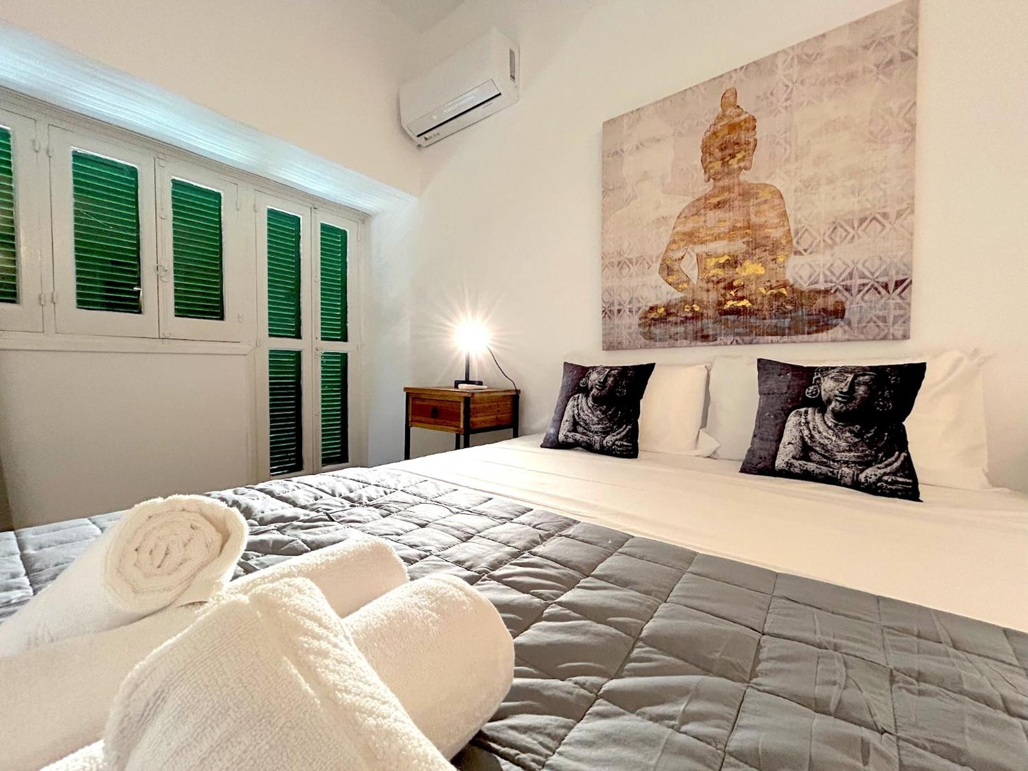Queen Regina Suites By Platform 357 Nicosia Exterior photo