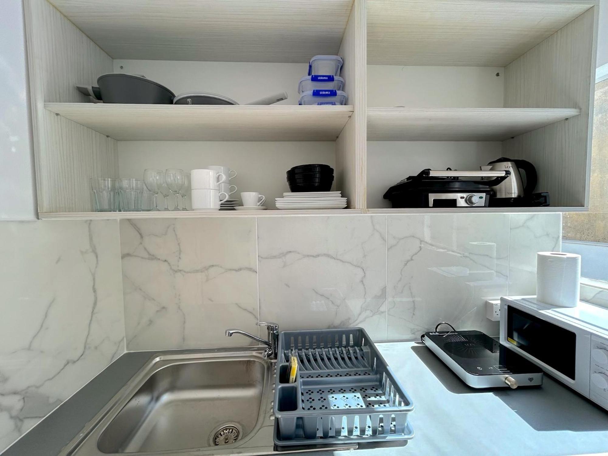 Queen Regina Suites By Platform 357 Nicosia Exterior photo