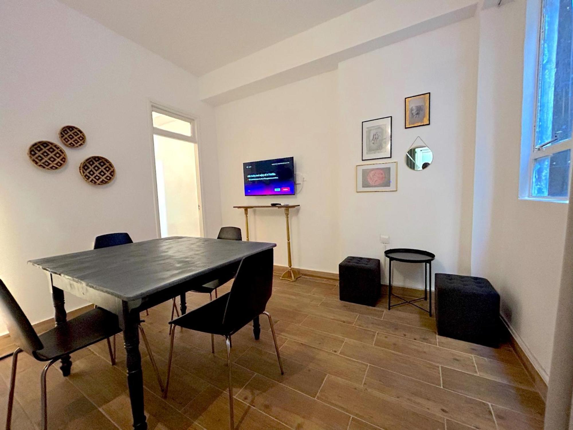 Queen Regina Suites By Platform 357 Nicosia Exterior photo
