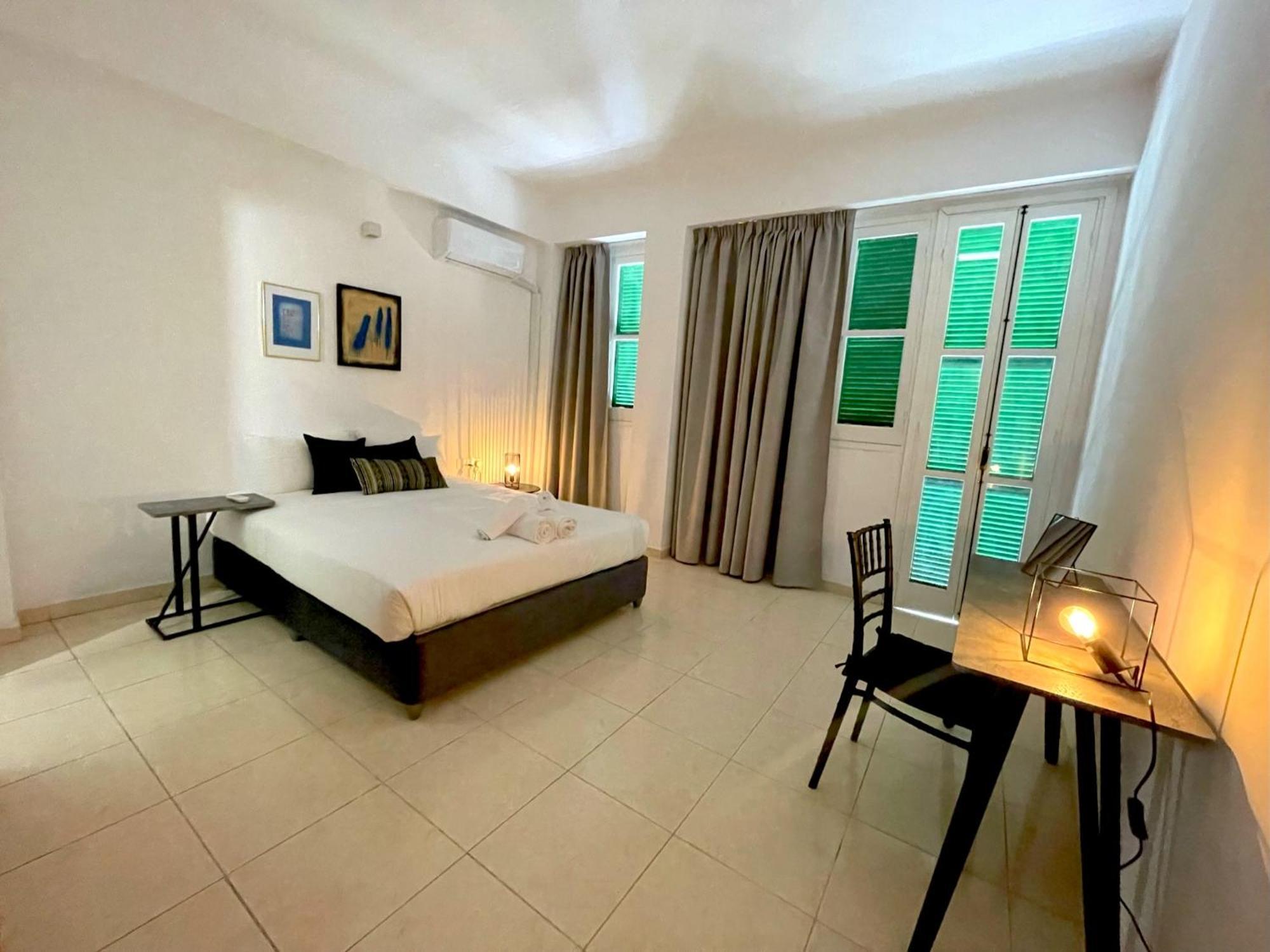 Queen Regina Suites By Platform 357 Nicosia Exterior photo